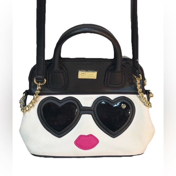 Betsey Johnson Handbags - Betsey Johnson NWOT Black and White with Heart Sunglasses crossbody bag